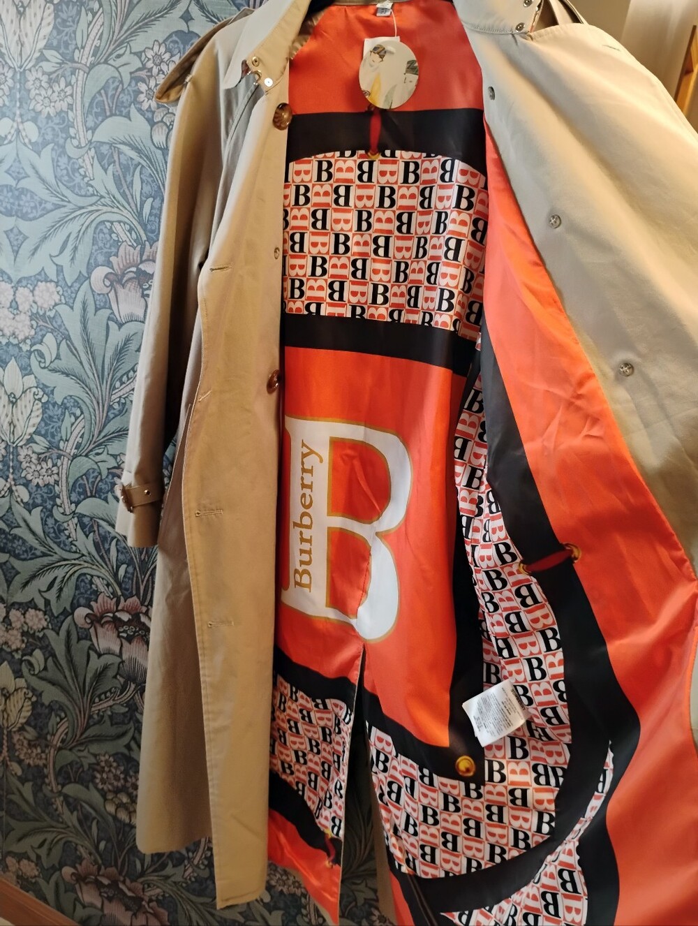 Burberry Beige Trench Coat with Orange Lining and Logo Panel / RARE FIND / - Picture 5 of 15